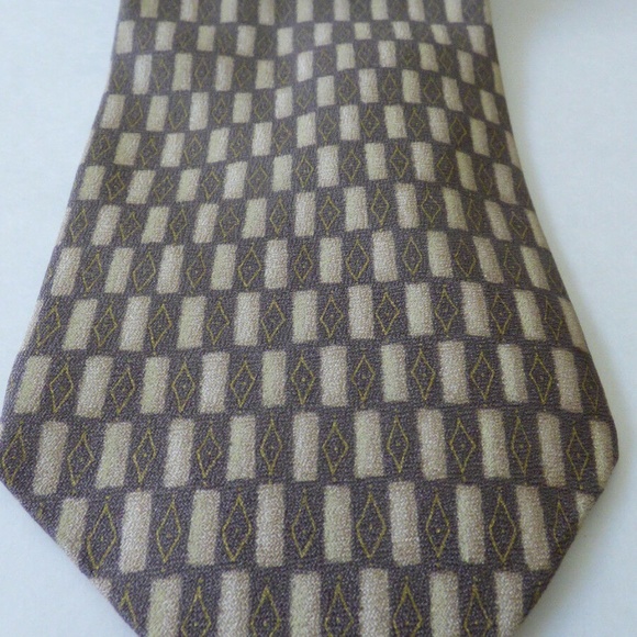 J. Ferrar 100% silk Necktie Tie Geometric pattern gray beige 60"L - Picture 4 of 8
